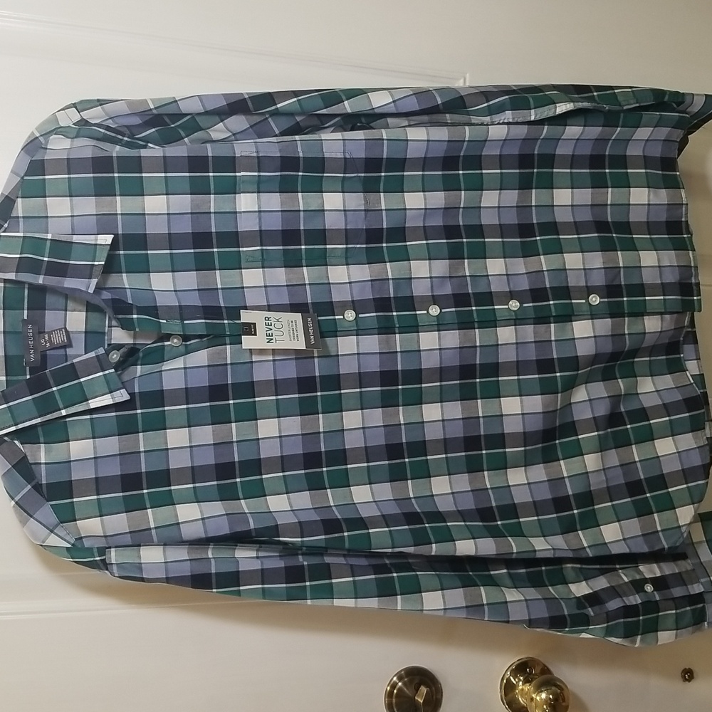 Van Heusen Never Tuck Slim Fit Men's Plaid Shirt Large - NWT